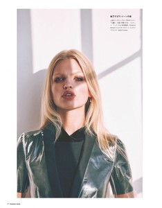 59d83069f1c70_Daphne-Groeneveld-by-Guy-Aroch-for-Numero-Tokyo-November-2017-5-760x974.thumb.jpg.0269eba5d85671b916891ed2aceb85bf.jpg