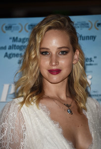     jlaw111017BZNimage102.jpg