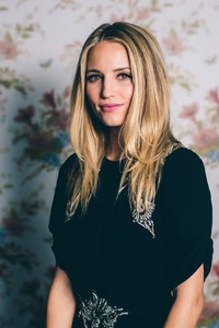 59e028c5a7c7d_Dianna_Agron(1).thumb.jpg.38646bef243e7358f5e9ee71a337b66a.jpg