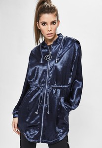 londunn--missguided-chaqueta-larga-arrugada-con-cintura-elstica-de-satn-en-azul-marino (2).jpg