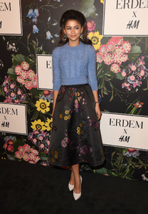 Zendaya+Coleman+H+x+ERDEM+Runway+Show+Party+M1KIlHvTkv3x.jpg