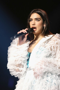 Dua+Lipa+BBC+Radio+1+Teen+Awards+2017+Show+9hHjT1s4Wq6x.jpg