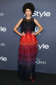 Zendaya+Coleman+FIJI+Water+2017+InStyle+Awards+V7pBqf40fKMx.jpg