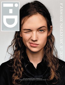 alasdair-mclellan-for-i-d-magazine-summer-2015-12.thumb.jpg.36bba0791cdff311fc439e67302b39f6.jpg