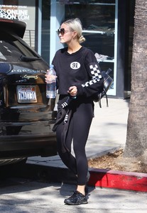 ashlee-simpson-in-tights-studio-city-10-12-2017-0.jpg