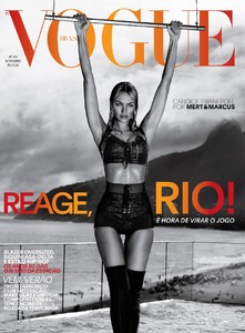 candice-swanepoel-photoshoot-for-vogue-brazil-november-2017-0.thumb.jpg.6ffb9e52e8c21fad83682f7b2f25abd6.jpg