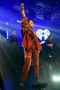 demi-lovato-performs-at-iheartradio-album-release-party-in-nyc-10-07-2017-11.thumb.jpg.21bab3f93b04704d0ff9cf811f85cc7a.jpg