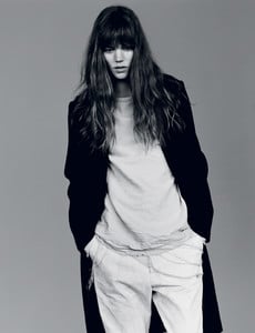 freja-beha-erichsen-by-alasdair-mclellan-for-i-d-magazine-summer-2015-4.thumb.jpg.66a73ad0547346b6a242bff3e90b7324.jpg