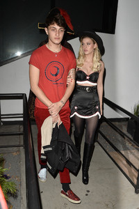 nicola-peltz-mathew-morrisons-halloween-party-in-la-102817-2.jpg