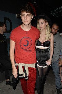 nicola-peltz-mathew-morrisons-halloween-party-in-la-102817-4.jpg