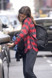 zendaya-coleman-without-make-up-outside-her-hotel-in-new-york-10-07-2017-2.jpg