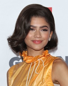 zendaya-glsen-respect-awards-2017-in-los-angeles-10.jpg