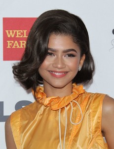 zendaya-glsen-respect-awards-2017-in-los-angeles-11.jpg