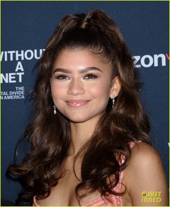 zendaya-without-a-net-premiere-01.jpg