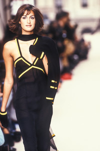 10_chanel-fw-1994-24_html.thumb.JPEG.382c6bd7e0e81949a0628f8b72c94cfc.JPEG