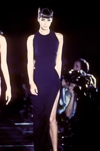 12_versace-ss-1991-34_html.thumb.JPEG.228f7f1cd1a840402f73235f5c0dd000.JPEG