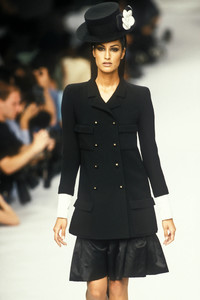 1_chanel-hc-fw-1995-2_html.thumb.JPEG.2a80639c0d3df54998c19ebda29c76b6.JPEG