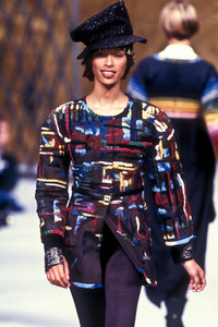 2_chanel-hc-fw-1993-3_html.thumb.JPEG.67ef9e67aaf0049b89e640cbb891d731.JPEG