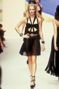 4_chanel-ss-1995-50_html.thumb.JPEG.47f164ae7a60fcada4e2a878ca21d29f.JPEG