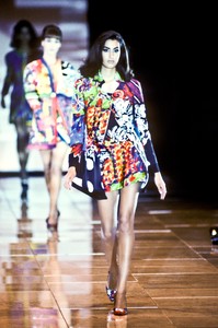 4_versace-ss-1991-26_html.thumb.JPEG.f53390a0f23465971c5c0931f3572bd5.JPEG