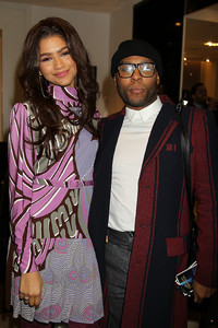 57528950_zendayacoleman_bloomingdalegreatholidaywindowunveiling-18.jpg