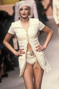 5_chanel-ss-1995-6_html.thumb.JPEG.725ec02e4fc0e94ebf00707f3a58aa16.JPEG