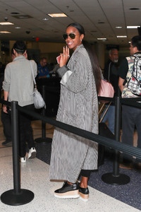 Kelly+Rowland+Kelly+Rowland+Seen+LAX+CWrZt2RZD5ex.jpg