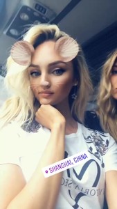 5a0f92df789ac_CandiceSwanepoel-IGStories-17112017201.thumb.jpg.85fc22c693d236e94fd18af7498613f0.jpg