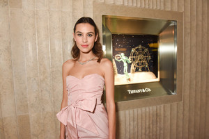 Alexa+Chung+Celebrates+Opening+New+Tiffany+Tl9Z90MHkeqx.jpg