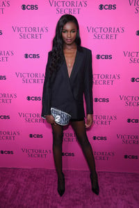 Leomie+Anderson+Victoria+Secret+Angels+Gather+Y2QMBA2ZTBlx.jpg