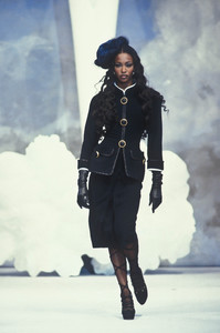 7_chanel-hc-ss-1992-8_html.thumb.JPEG.6845d29b7ec103a82236ca5b4e76200e.JPEG