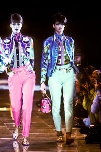 8_versace-ss-1991-30_html.thumb.JPEG.5536b1e49b67b8f307049bb1c502454f.JPEG