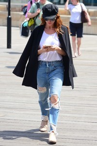 Brittany-Snow-in-Ripped-Jeans--07.jpg