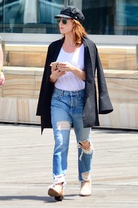 Brittany-Snow-in-Ripped-Jeans--13.jpg