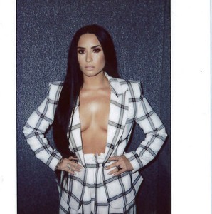 CelebsFlash.com_DL_Polaroids__3_.jpg