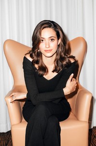 Emmy_Rossum-7-835x1253.thumb.jpg.65fdbc01389b4abdbca76a9993caced3.jpg