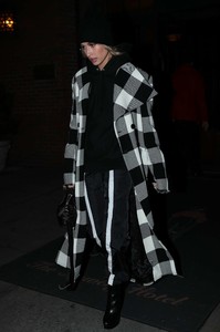 Hailey-Baldwin_-Leaving-The-Bowery-Hotel--13.jpg