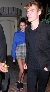 Kaia-Gerber-Leaves-Delilah--06.jpg