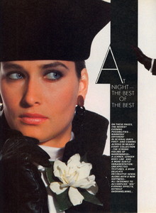 Penn_Vogue_US_September_1982_01.thumb.jpg.3a39cd49598ec8ff4b23ae2b164bb654.jpg