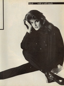 Stern_Vogue_US_September_1982_04.thumb.jpg.49947f0eb18b4ba8fb57b09f04273b22.jpg