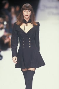 chantal-thomas-fw-1994-16.thumb.jpg.aa2877fe97442060ff700ec20c9ed558.jpg