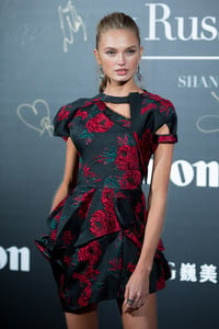 romee-strijd-russell-james-backstage-secrets-book-launch-in-shanghai-china-111817.jpg