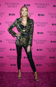 romeestrijd_victoriassecretfashionshowviewingparty2017-63.jpg