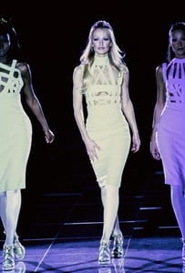 versace-fw-1992-31.thumb.jpg.67a8e7507d0fc3d57acfc9695313b32c.jpg