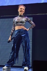 zara-larsson-key-103-live-2017-in-manchester-1.jpg