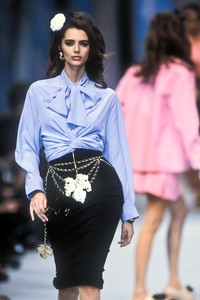 0_chanel-ss-1992-1_html.thumb.JPEG.2e732aae763d37b2333e3c742354e324.JPEG