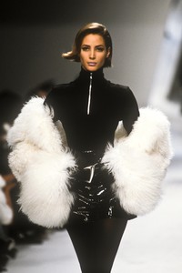 0_claude-montana-fw-1991-1_html.thumb.JPEG.12485182887d2d6c7cc0d2d4356f1c2c.JPEG