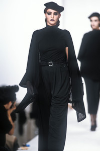 1_michel-klein-fw-1991-2_html.thumb.JPEG.96a95df1c7d5c33dc33f6fcf669b7518.JPEG