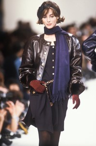 3_chanel-fw-1991-4_html.thumb.JPEG.413f06682d35697ddccefb49080bb92e.JPEG