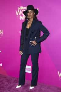 Kelly+Rowland+Billboard+Women+Music+2017+Arrivals+Oa41m1Ub5anx.jpg